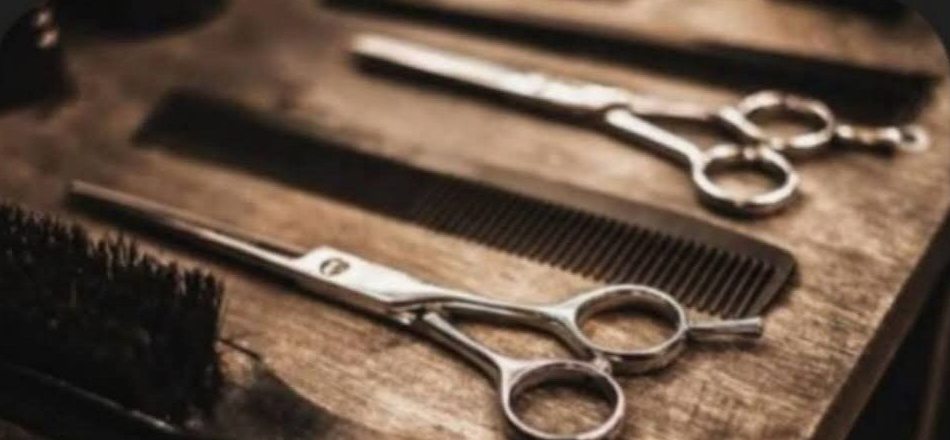 Ciseaux, peigne et brosse de barbier